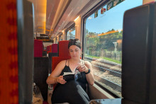 Manon prend le transilien climatisé tous les jours pour échapper à la chaleur.