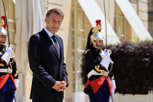 Emmanuel Macron sur le perron de l'Élysée le 22 juin 2026