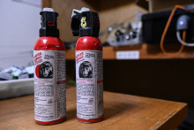 Deux bonbonnes de spray anti-ours au Japon