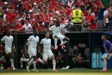 Ousmane Dembélé célèbre son but avec l'équipe de France face au Maroc en quarts de finale de la Coupe du monde, le 9 juillet 2026 à Boston.