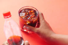 Un verre de soda avec des glaçons (photo d'illustration).