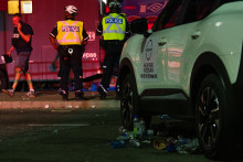 La police canadienne sur les lieux d'une fusillade à Toronto, le samedi 11 juillet 2026.