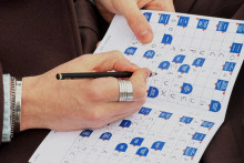 Une grille de mots fléchés des éditions OQP.