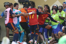 Ferran Torres célèbre son but en finale de la Coupe du monde 2026 avec ses coéquipiers, le 19 juillet 2026