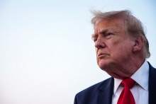 Donald Trump s'adresse aux journalistes le 19 juillet 2026 sur la base aérienne d'Andrews, dans le Maryland.