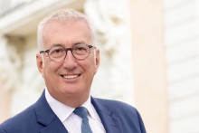 Le maire d'Alès Christophe Rivenq