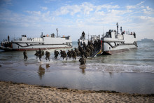 Une reconstitution du Débarquement en Normandie, le 4 juin 2024