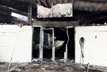 Un magasin brûlé à Biscarrossse le 24 juillet 2026.