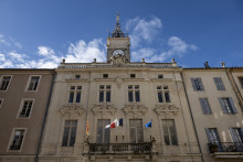 La façade de l'Hôtel de ville d'Orange dans le Vaucluse