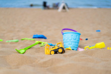 Des jouets de plage.