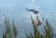 Deux membres d'un équipage, un pilote danois et un co-pilote grec, sont morts dans une collision entre hélicoptères, dimanche 2 août, en Grèce