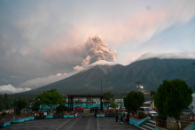 Le volcan de Fuego, à 35 km au sud-ouest de Guatemala City, est entré en éruption, lundi 3 août 2026.