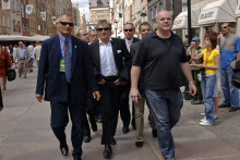 Au centre, le chanteur Rod Steward à Gdansk, en Pologne en 2007