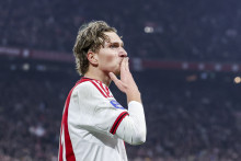 L'ailier belge Mika Godts quitte l'Ajax Amsterdam pour le PSG