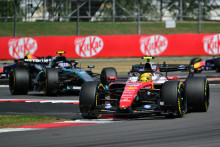 Lewis Hamilton et Kimi Antonelli au GP de Silverstone (Royaume-Uni) le 5 juillet 2026.