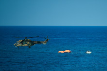 Les secours sur les lieux du naufrage du ferry à Chypre, faisant au moins huit morts, dimanche 30 août.
