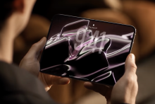 Les concepts basés sur les dernières rumeurs se multiplient avant la présentation du premier iPhone pliant d'Apple