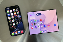 Apple pourrait s'inspirer du format du Galaxy Z Fold 8 de Samsung pour le successeur de l'iPhone 17