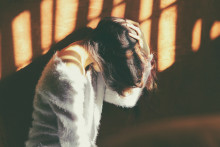 Illustration d'une personne souffrant d'une migraine