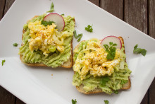 avocado toasts (illustration)