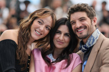 Monia Chokri, Géraldine Nakache et Niels Schneider au festival de Cannes pour le film "Si tu penses bien", le 16 juin 2026.