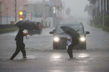 Les pluies du typhon Dujuan frappent la préfecture de Chiba au Japon