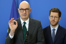 Roland Lescure, ministre de l'Économie, et David Amiel, ministre de l'Action et des Comptes publics, le 27 mars 2026