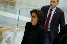 L'ancienne ministre française de la Culture, Rachida Dati, arrive au tribunal parisien le 16 septembre 2026 pour son procès pour corruption.