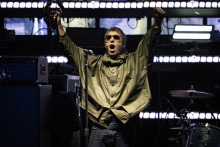 Liam Gallagher, du groupe britannique Oasis, se produit sur scène au stade GNP Seguros de Mexico, le 12 septembre 2025.