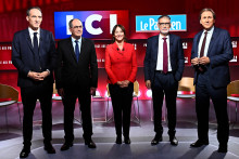 Ségolène Royal encadrée par Raphael Glucksmann, Emmanuel Maure, Olivier Faure et Jérôme Guedj