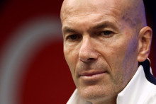 Le sélectionneur de l'équipe de France Zinédine Zidane en conférence de presse de veille de match avant ses débuts face à la Turquie en Ligue des nations, le 24 septembre 2026 à Izmit.
