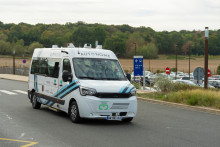 Une navette autonome capable de rouler à 90 km/h est actuellement testée sur l'autoroute en Ile-de-France.