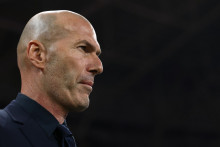 Zinédine Zidane sur le banc des Bleus lors de Turquie-France en Ligue des nations, le 25 septembre 2026 à Izmit.