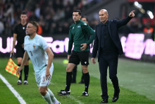 Le sélectionneur de l'équipe de France Zinédine Zidane face à la Turquie en Ligue des nations, le 25 septembre 2026 à Izmit.