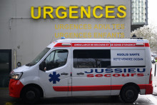 Une ambulance devant le CHU de Nantes