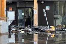 Les dégradations du hall du lycée Nelson Mandela, le 2 octobre 2026