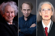 Les écrivains Anne Carson, Michel Houellebecq et Margaret Atwood,