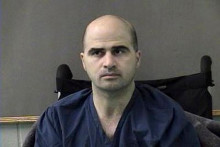 Cette photo d'archives du 9 avril 2010, diffusée par le bureau du shérif du comté de Bell, montre le major américain Nidal Hasan après son transfert du centre médical militaire Brooke de San Antonio à la prison du comté de Bell à Belton, au Texas.