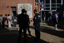 Au collège d'Aubagne, un adolescent a tiré sur une enseignante et le principal, le 12 octobre 2026