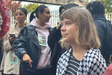 Greta Thunberg devant le lycée Paul-Eluard de Saint-Denis, le 13 octobre 2026.