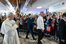Le pape arrivant à l'hôpital Gemelli de Rome, le 13 octobre 2026.