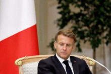 Le président français Emmanuel Macron participe à une rencontre avec le président des Émirats arabes unis au palais présidentiel de Qasr al-Watan, à Abou Dhabi, le 19 octobre 2026.
