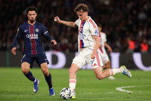 Warren Zaïre-Emery et Tyler Morton lors du dernier PSG-OL en Ligue 1, le 19 avril 2026 au Parc des Princes.