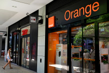 Des magasins SFR et Orange à Béziers, le 24 juin 2026.