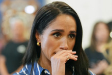 Meghan, duchesse de Sussex, rencontre des secouristes bénévoles du Bondi Surf Bathers' Life Saving Club sur la plage de Bondi, à Sydney, le 17 avril 2026.