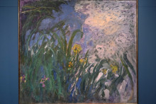 Le tableau "Iris" de Claude Monet, exposé lors de la vente aux enchères de Sotheby's le 22 octobre 2026