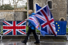 Une citoyenne Britannique pendant le Brexit. (Illustration)