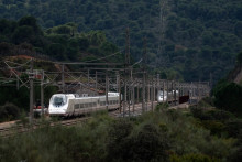 Deux trains en Espagne (illustration).