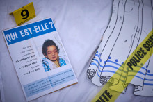 Les parents de la fillette de quatre ans retrouvée morte et mutilée en 1987 au bord de l'autoroute A10 comparaissent devant la cour d'assises du Loir-et-Cher à Blois, 39 ans après les faits.