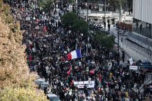Des manifestants à Marseille, le 24 octobre 2026
